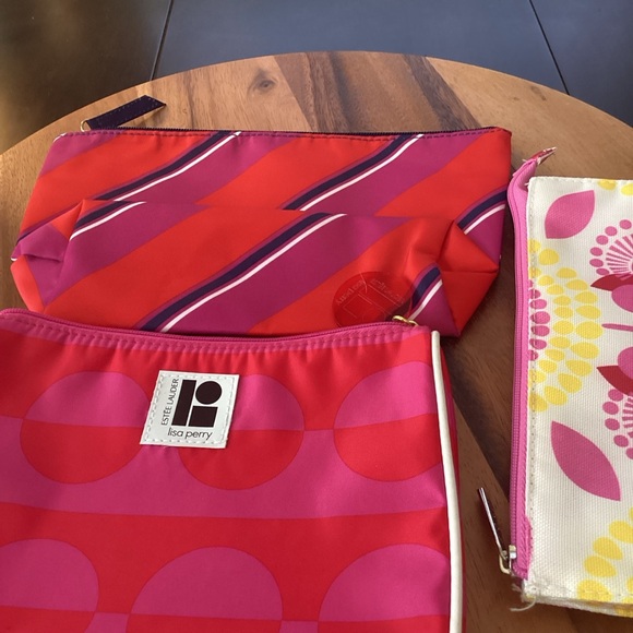 Clinique Jonathan Cohen, Avon &  Estee Lauder Lisa Perry Makeup Bag Bundle (4). - Picture 3 of 11